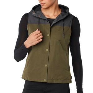 NWT Dakine Adeline Water Resistant Vest